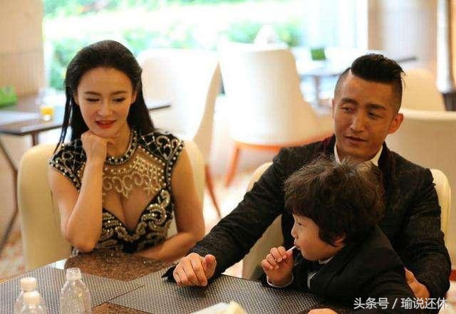 邹市明冉莹颖夫妇运动,邹市明娇妻冉莹颖现身机场