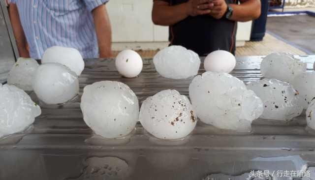 意大利海滩小镇“六月飞雪”，游客却纷纷表示很舒服