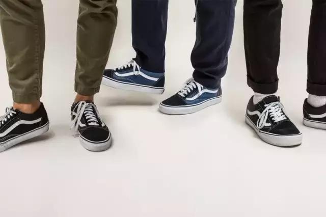 往下看，你脚上缺的就是这么一双运动鞋｜经典+潮流球鞋款式大盘点