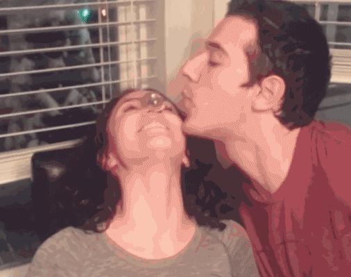 指尖陀螺风靡全球,炫酷指尖陀螺玩具