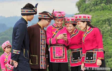 中国五十六个民族大观园（七）达斡尔、仫佬、羌、布朗、撒拉族穿狍皮衣吃荞面饺是哪个民族？