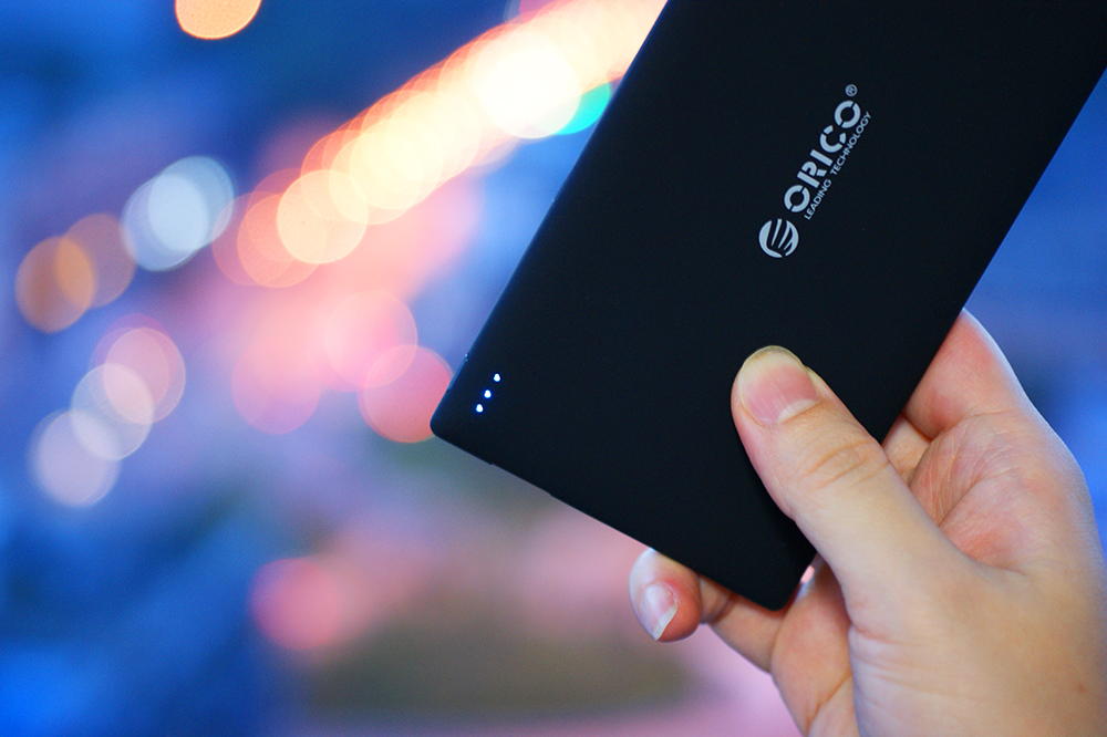 orico10000充电宝评测,轻磁5000毫安超薄磁吸无线充电宝