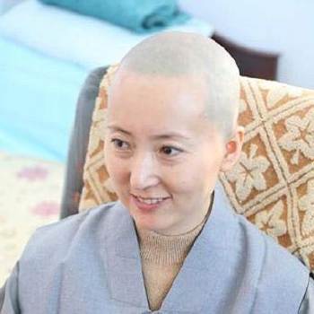 她曾资产过亿！出家后因乳腺癌逝世