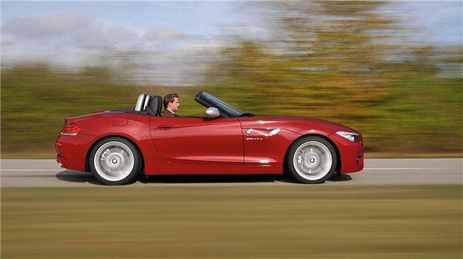 有面子的车可不只有宝马奔驰,在路上跑的宝马z4最新款