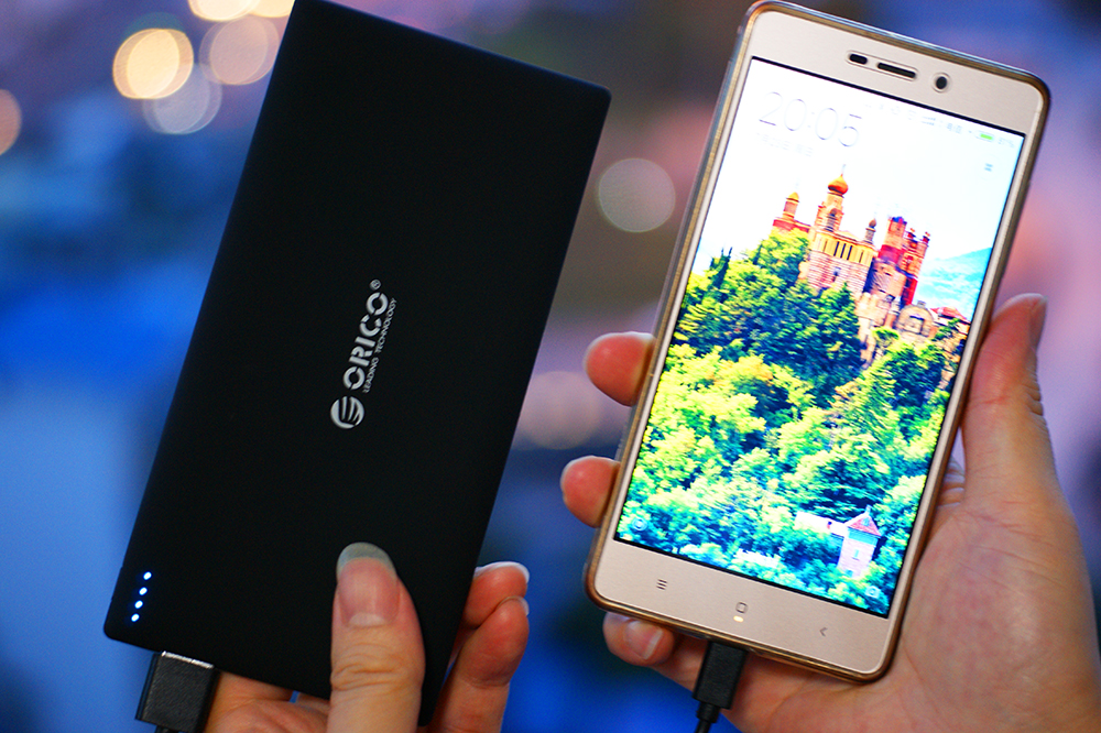 orico10000充电宝评测,轻磁5000毫安超薄磁吸无线充电宝