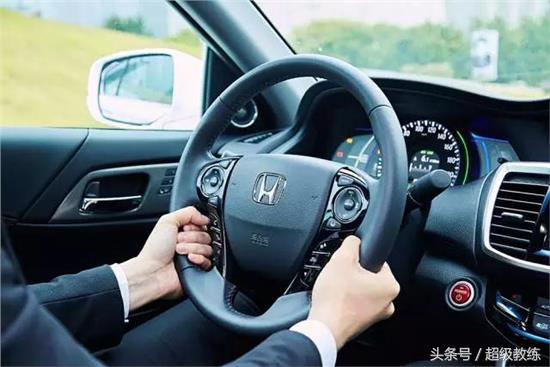 科二打方向盘的正确方法视频,科二打方向盘是宁愿早还是晚