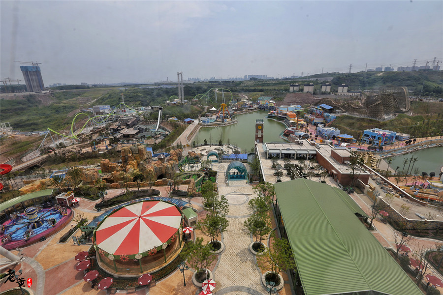 重庆欢乐谷，这个项目让你秒湿全身，40°这么玩才酣畅