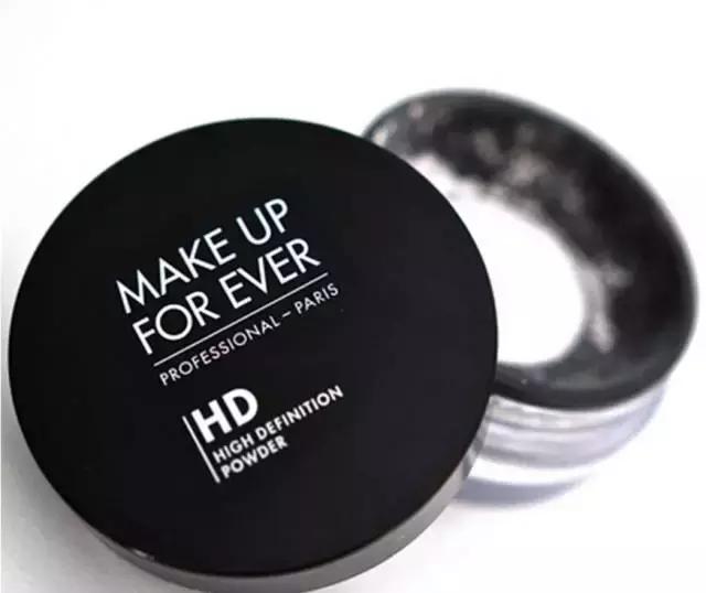 脸上油光满面用蜜粉吗,为什么用蜜粉还是满面油光