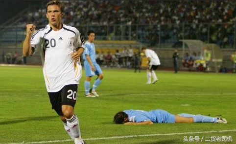 盘点足坛十大经典名场面,盘点足坛十大奇葩球