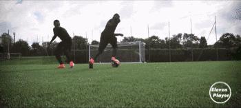 足球技巧教学远射,足球技巧教学垫球