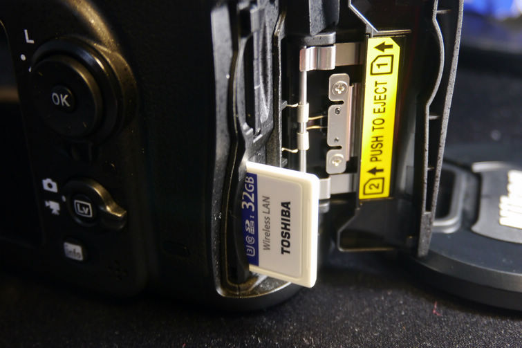 相机没WIFI也能无线传照片？！YESYESYES！东芝FlashAir轻松来解决