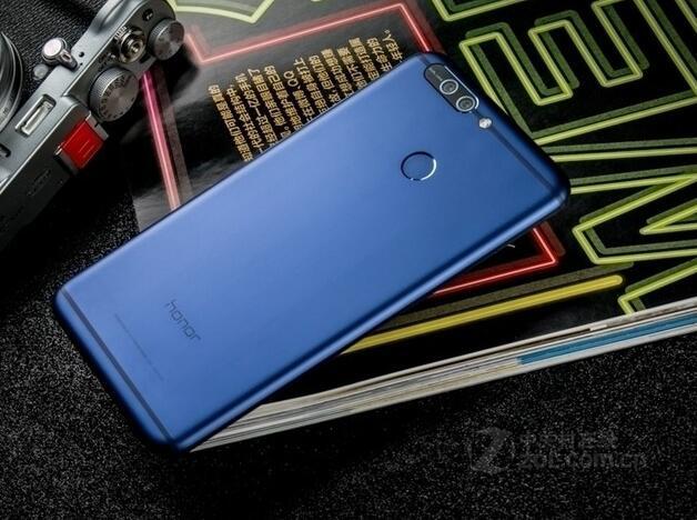 华为光荣V9—集高性能和高颜值于一身