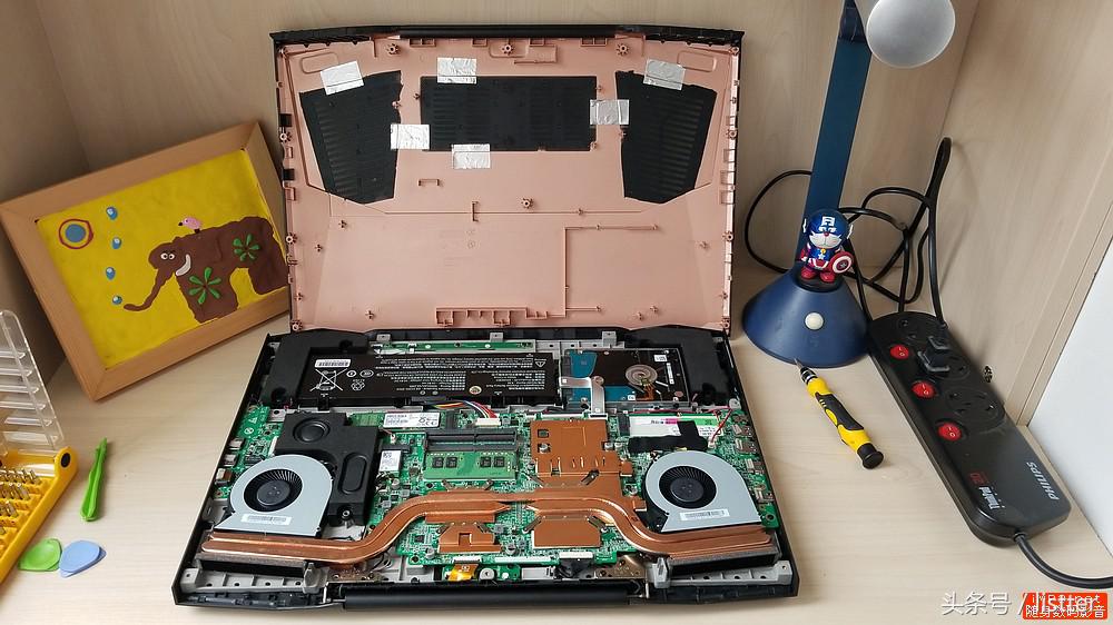 这款IFUNKS游戏本必须关注，性能霸道还自带机械键盘