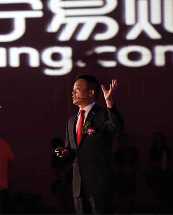 对付中间商暴利，苏宁就一个字——“包”，两天卖了1万吨奶