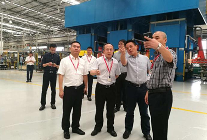 对付中间商暴利，苏宁就一个字——“包”，两天卖了1万吨奶