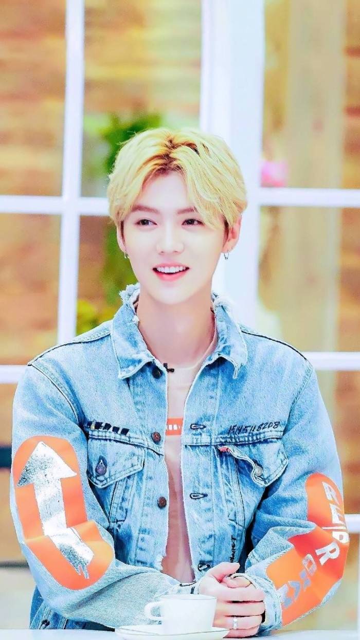 鹿晗，春风十里不如壁纸有你