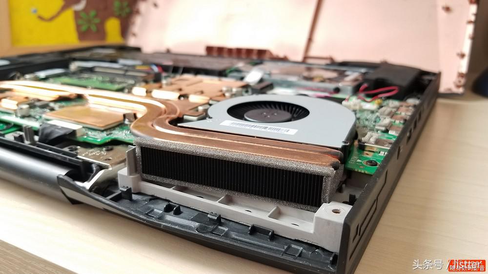 这款IFUNKS游戏本必须关注，性能霸道还自带机械键盘