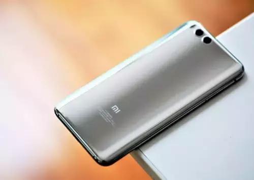 小米6亮银版拍卖,小米6雷军的放手一搏