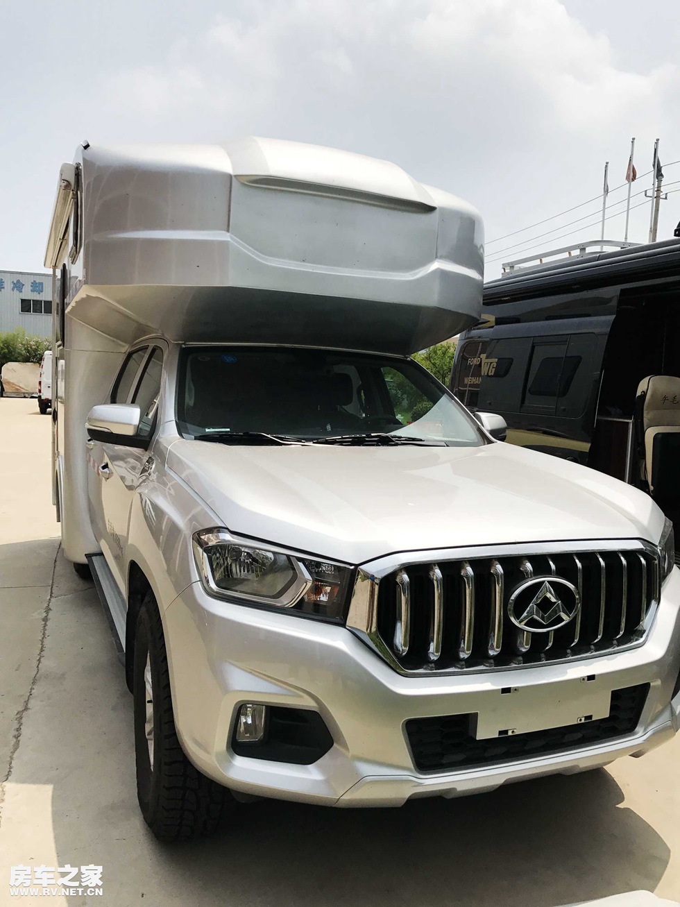 爱旅途大通t60四驱皮卡房车,新大通t60皮卡房车