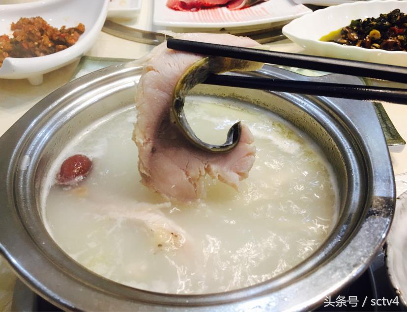 优质鲟鱼放下身段人均百元一鱼六吃