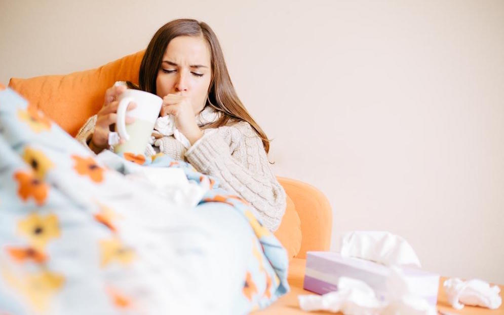 大蒜捣碎放脚心有什么作用,大蒜切开贴脚底的功效是什么