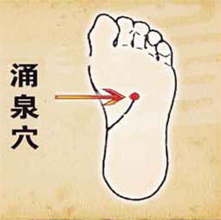 大蒜捣碎放脚心有什么作用,大蒜切开贴脚底的功效是什么