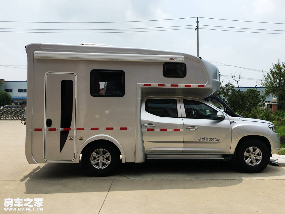 爱旅途大通t60四驱皮卡房车,新大通t60皮卡房车