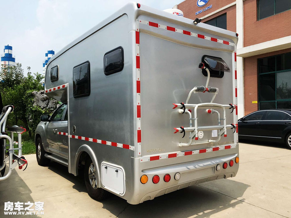 爱旅途大通t60四驱皮卡房车,新大通t60皮卡房车