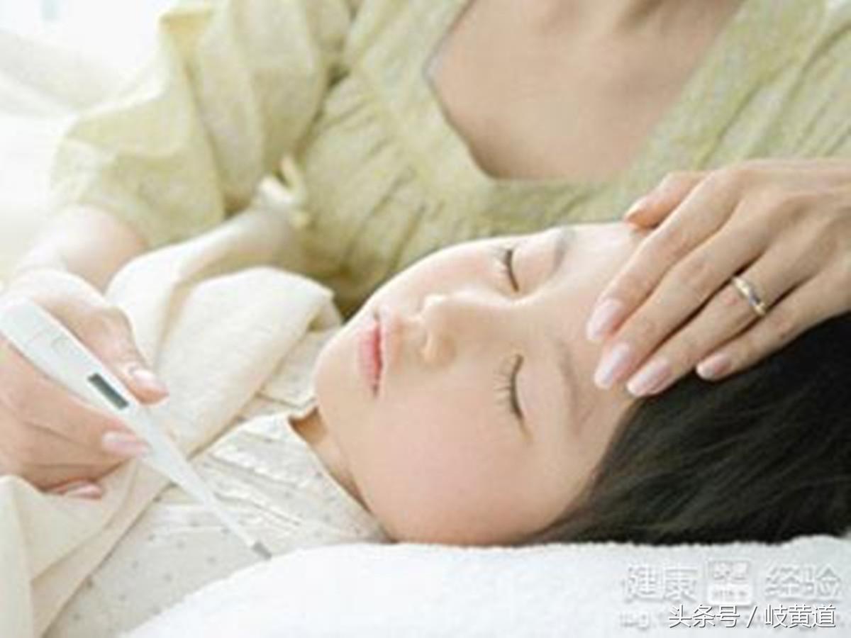 孩子嘴里起小水泡、发高烧当心1种急性传染病