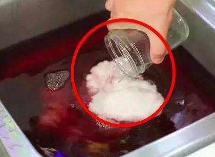 下水道堵塞一个瓶子就可以搞定,下水道堵塞小妙招水瓶