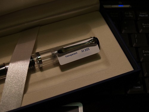 pelikan钢笔评测,小白点直液式钢笔测评