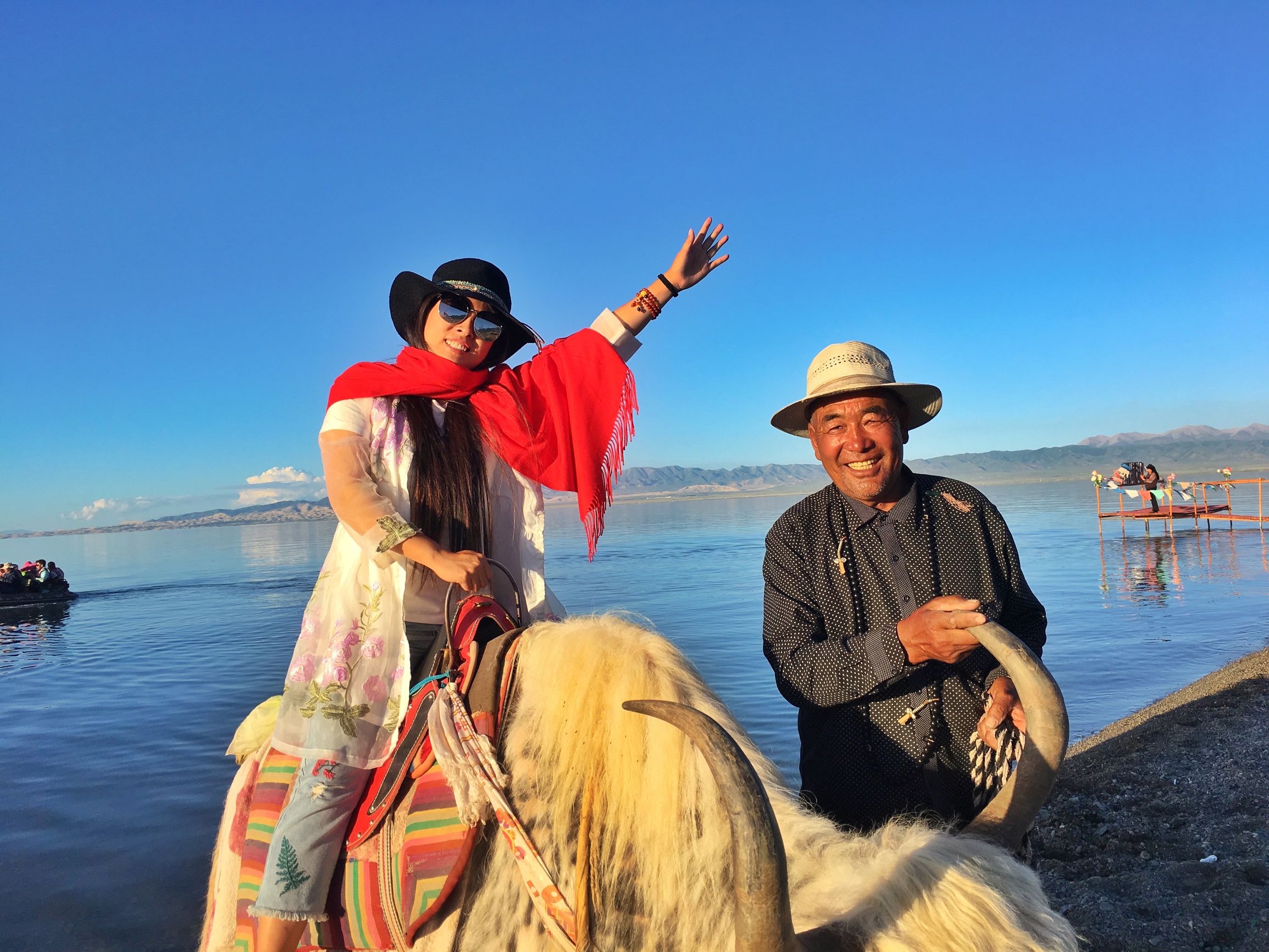 深邃的蓝，梦幻的蓝，是我的青海我的湖