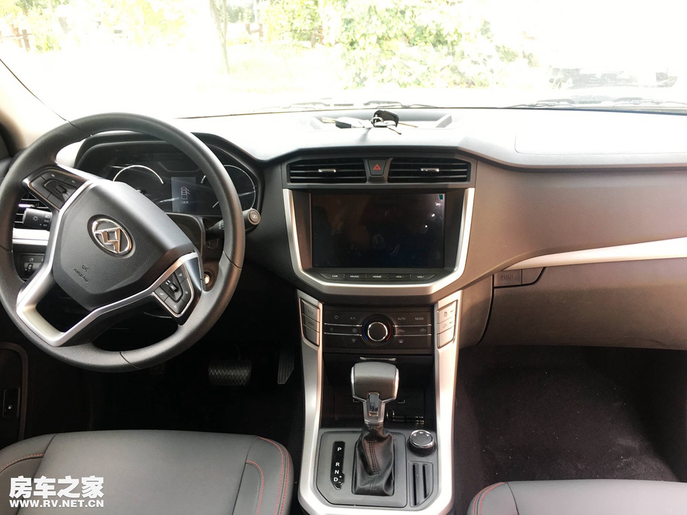 爱旅途大通t60四驱皮卡房车,新大通t60皮卡房车