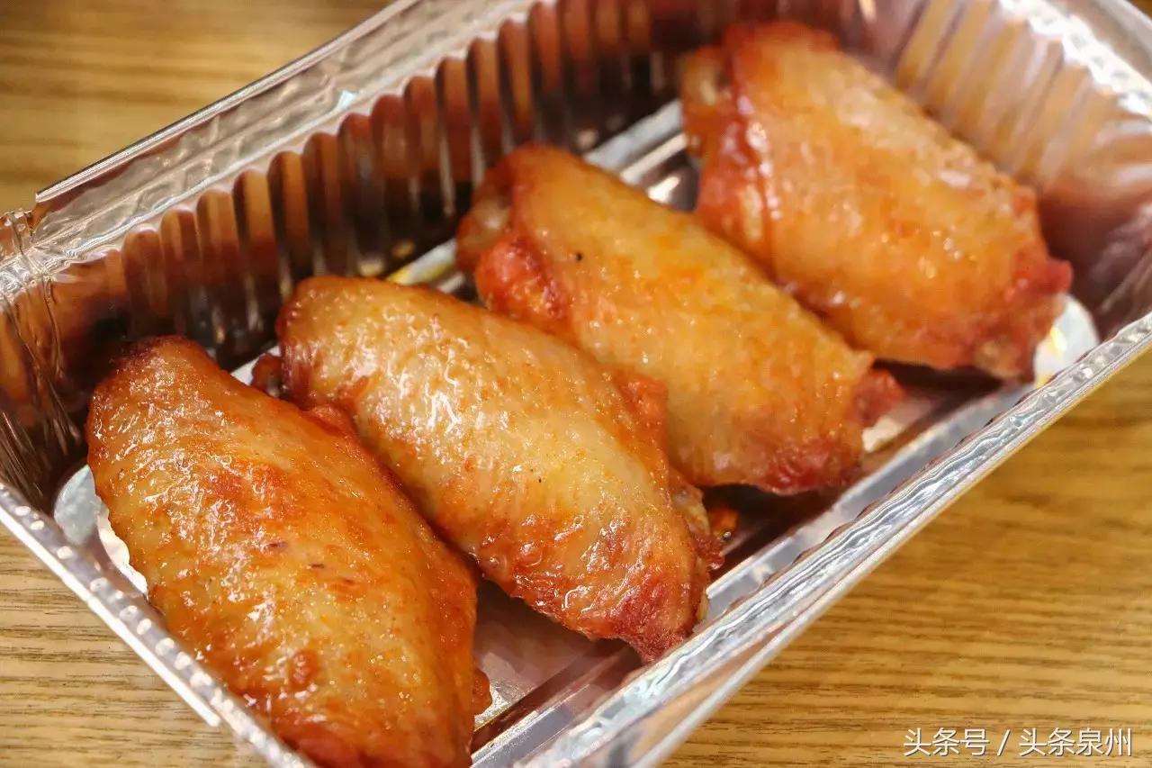 这家比萨届的扛把子，立誓要用榴莲比萨Plus席卷你的味蕾！