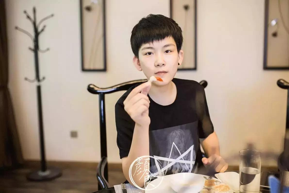 奢华霸王餐来啦推塔海鲜姿造