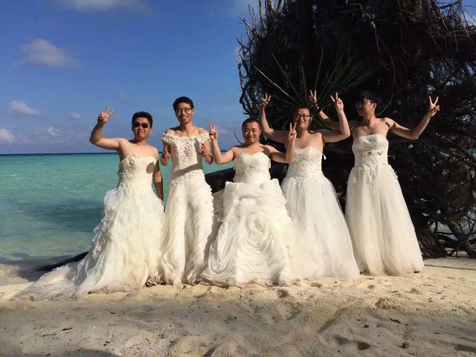 看鲨鱼，玩泥巴，看男人穿婚纱，带你看不一样的帕劳