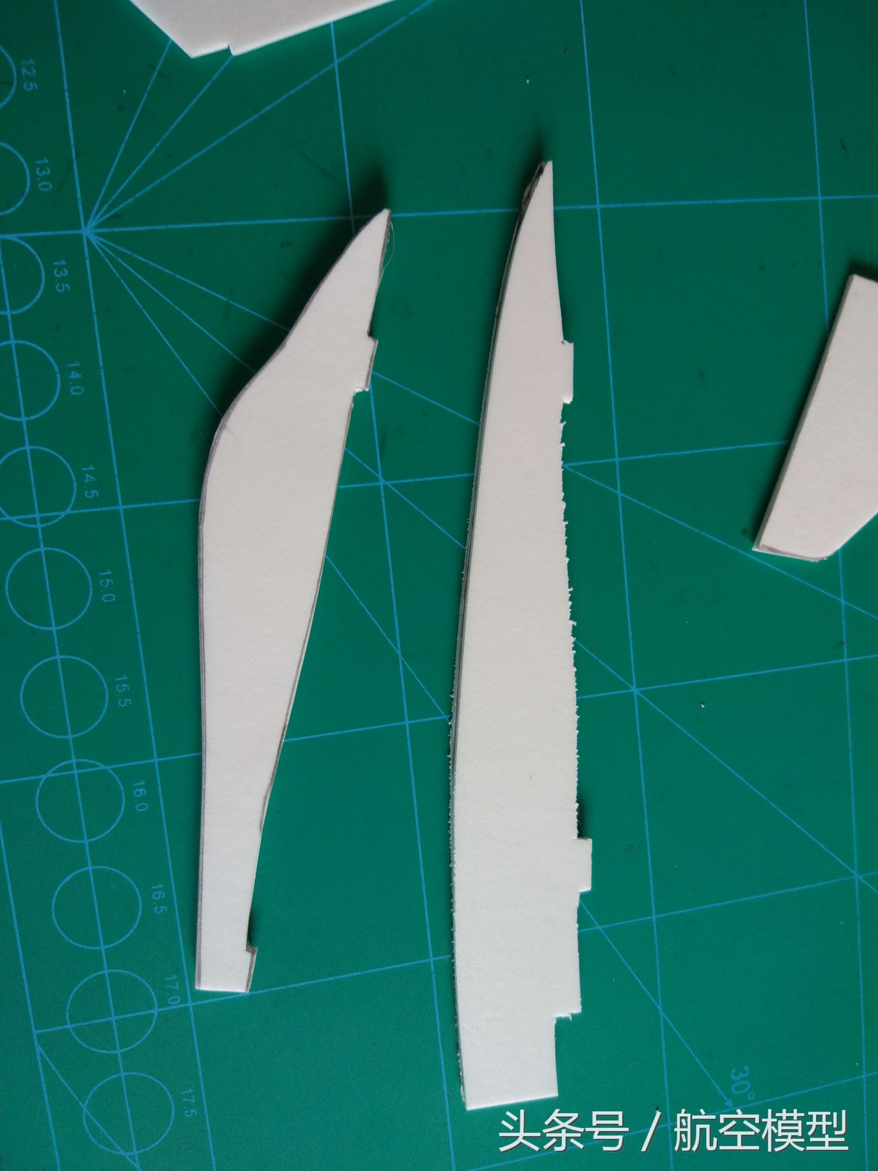 自制遥控小飞机只要一个小马达,自制一架小飞机