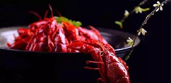 天气再热还是阻挡不了顾客的热情,天气越来越凉生意越来越少