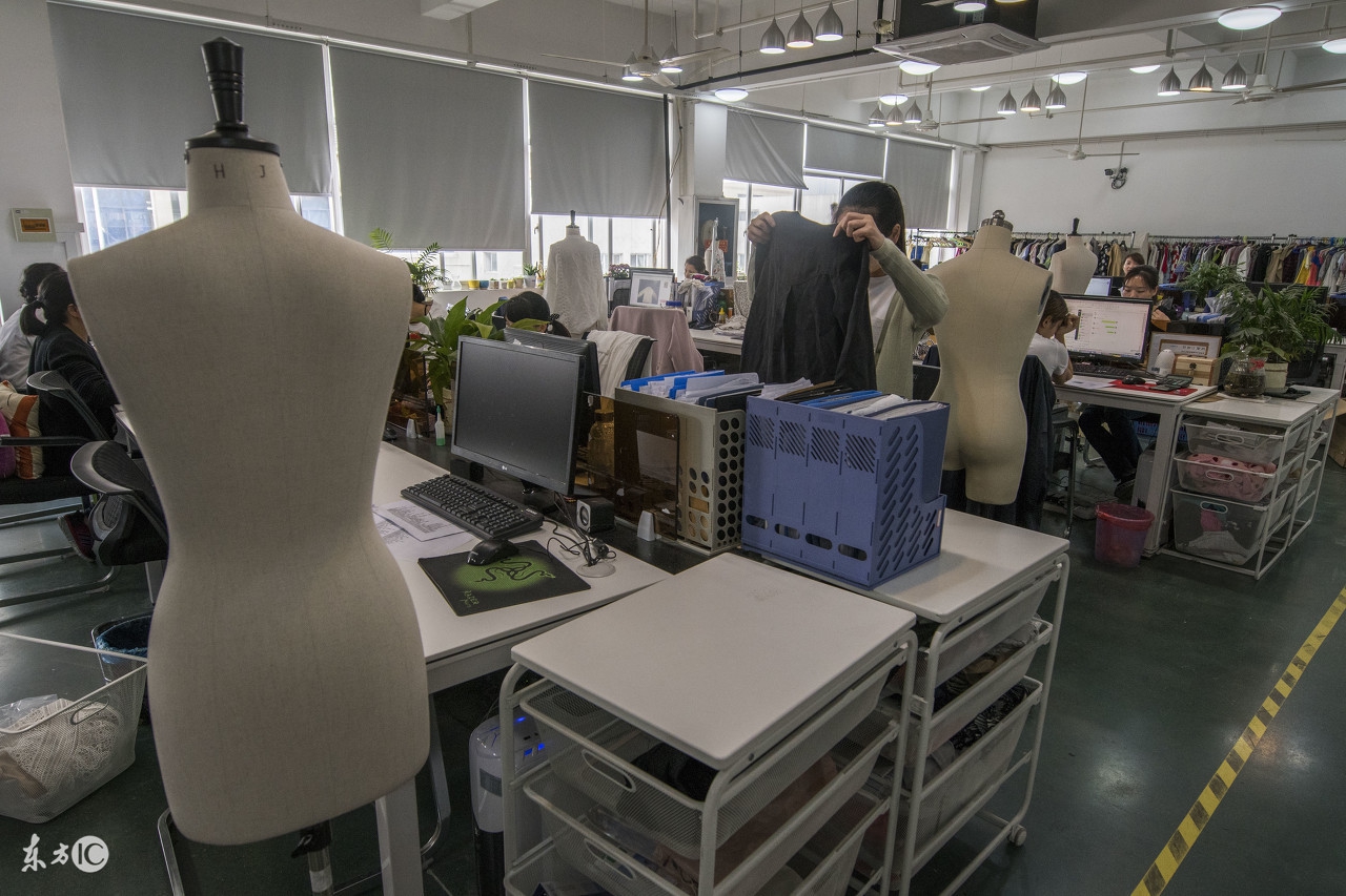 自己开网店卖衣服怎么联系工厂,怎么做服装生意开自己的工厂