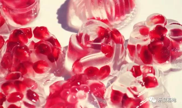 即将收获的石榴既美观又美味,又大又红的石榴真好吃