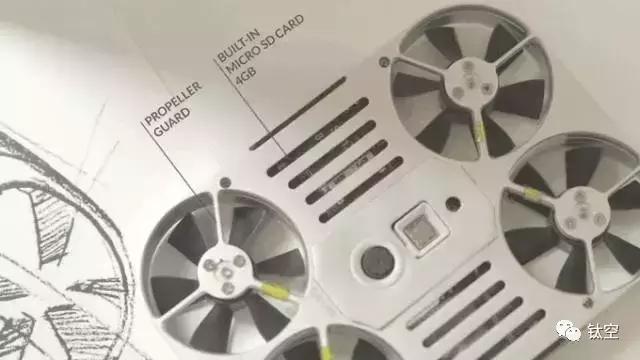 会飞的手机壳，可航拍可续航，这个机长有点帅