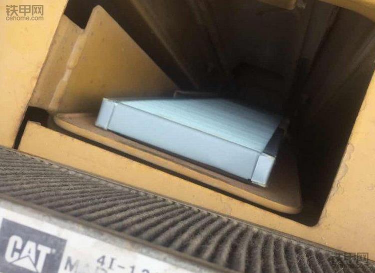 柳工挖掘机空调不凉,挖掘机的空调坏了怎么办