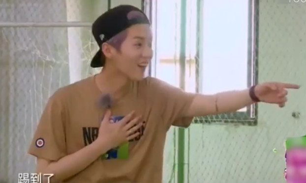 鹿晗乔欣打球,鹿晗玩萝卜蹲踢王勉