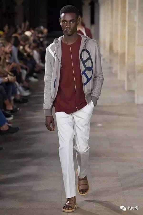 当下男装流行款式,男装宽松百慕大短裤流行趋势