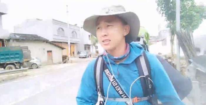 直播平台的生活百态，一群孤独者的狂欢，属于一个人的朝圣