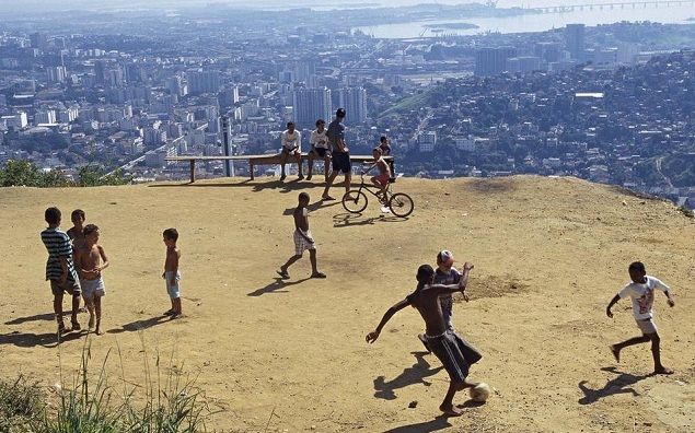 从巴西贫民窟走出来的足球巨星,出生在平民窟的巴西球星