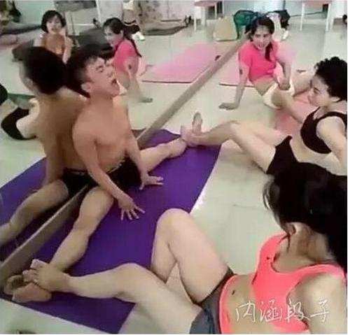 男生去练舞蹈,小伙子练习舞蹈