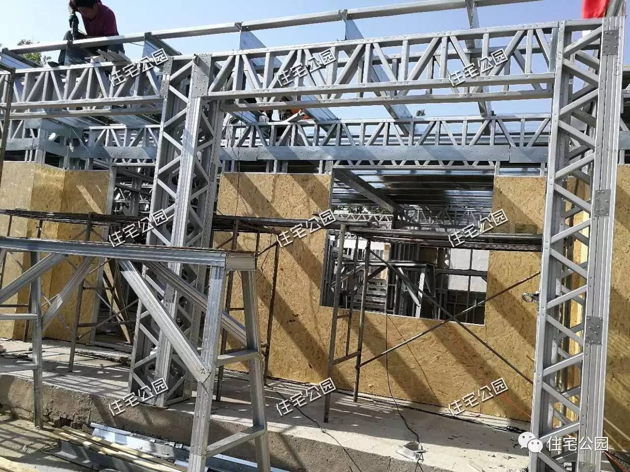 农村小伙花30万自己盖钢结构别墅,农村花30万建轻钢别墅