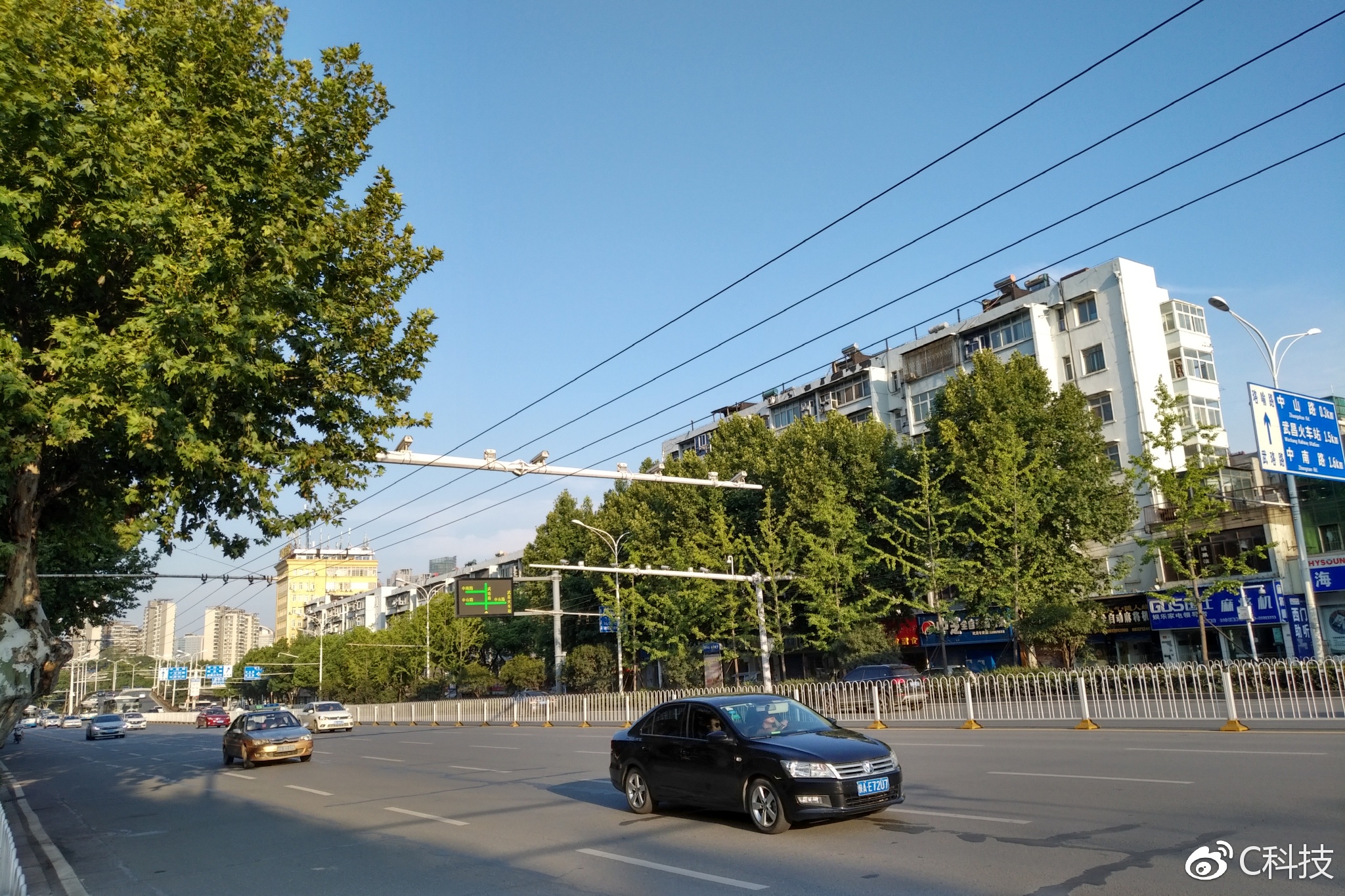 黑莓keyone国行版正式发布,全键盘真情怀黑莓keyone上手体验