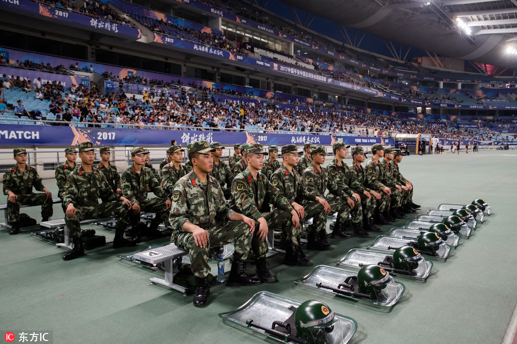 不抢场地抢安保，这次足球又败了